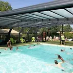 샬레 Zecamping 4 Familial Animaux Acceptes Parc Aquatique Et Restaurant Loupiac (Lot)