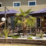 Zecamping 4 Familial Animaux Acceptes Parc Aquatique Et Restaurant Loupiac (Lot)