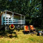 Chalet Zecamping 4 Etoiles Familial Animaux Acceptes Parc Aquatique Et Restaurant Loupiac (Lot)