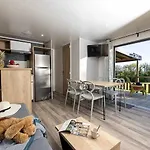 4 étoiles - Piscine - Ccafdif *