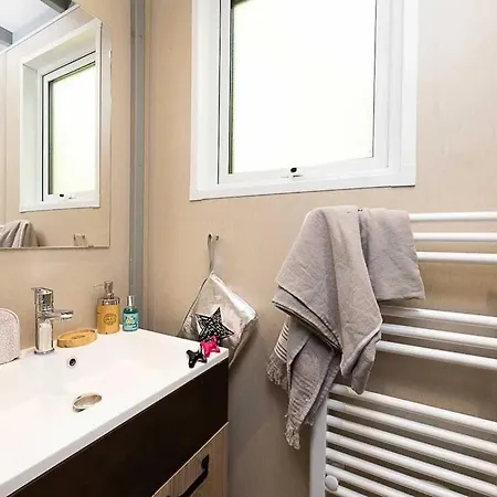 4 Etoiles - Piscine - Ccafdif Кемпинг *