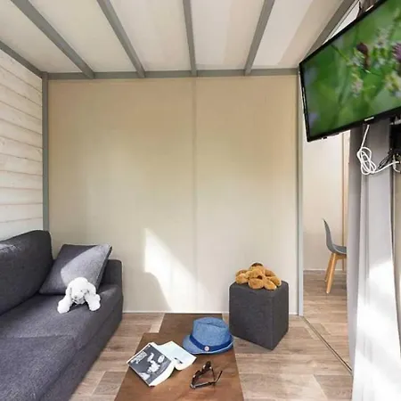 4 Etoiles - Piscine - Ccafdif *