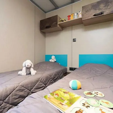 Σαλέ Zecamping 4 Familial Animaux Acceptes Parc Aquatique Et Restaurant Loupiac (Lot)