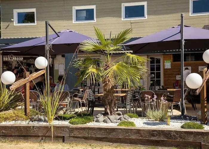 Zecamping 4 Familial Animaux Acceptes Parc Aquatique Et Restaurant Loupiac (Lot)