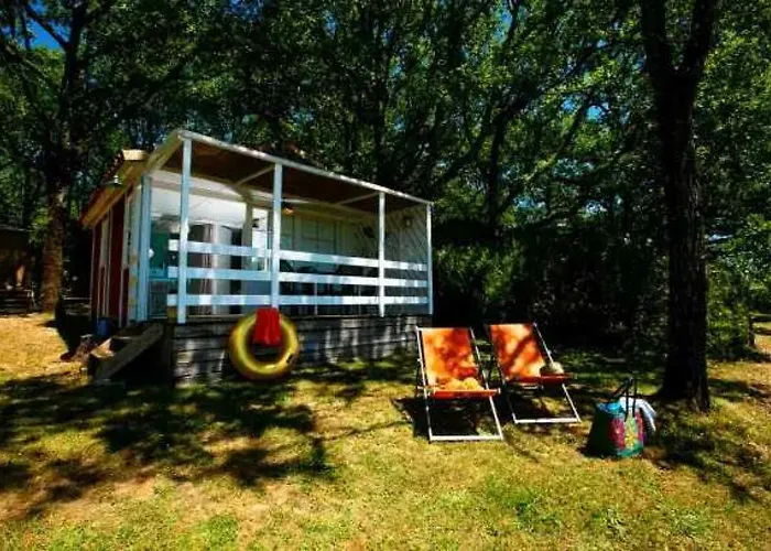 Chalet Zecamping 4 Familial Animaux Acceptes Parc Aquatique Et Restaurant Loupiac (Lot)