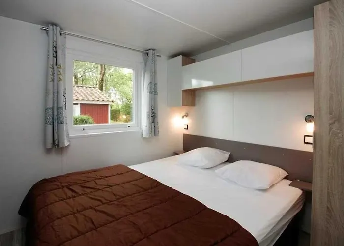 Zecamping 4 Familial Animaux Acceptes Parc Aquatique Et Restaurant Chalet Loupiac (Lot)