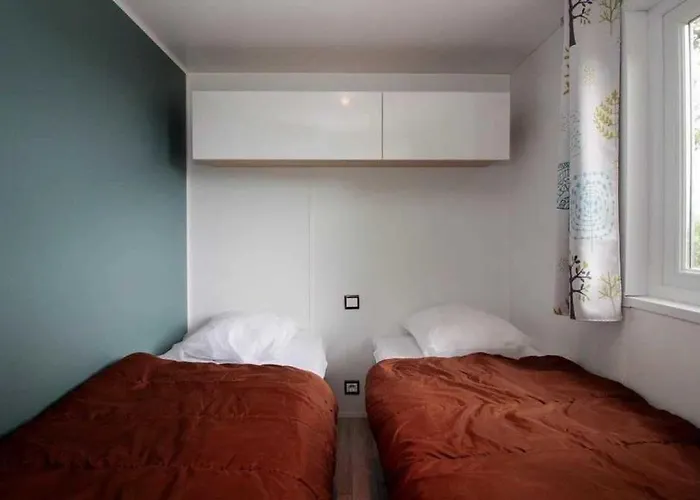 4 Etoiles - Piscine - Ccafdif مكان تخييم *