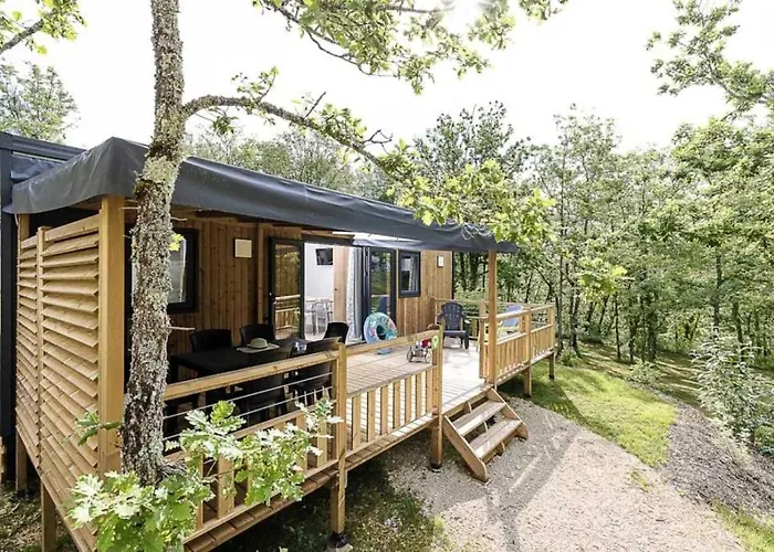 Σαλέ Zecamping 4 Familial Animaux Acceptes Parc Aquatique Et Restaurant Loupiac (Lot)