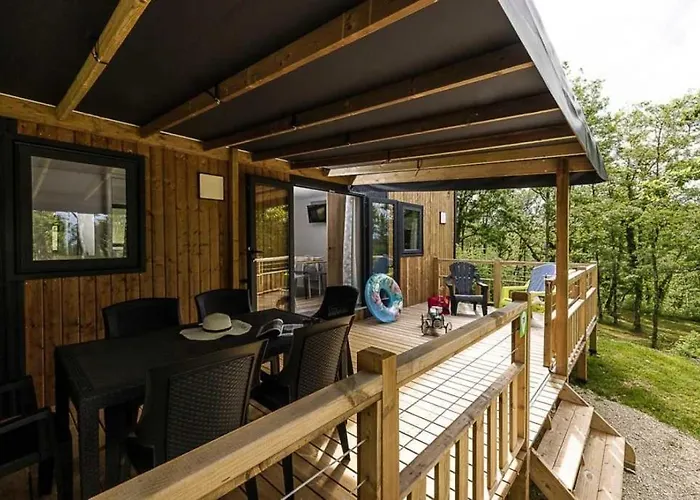 Zecamping 4 Familial Animaux Acceptes Parc Aquatique Et Restaurant * Loupiac (Lot)