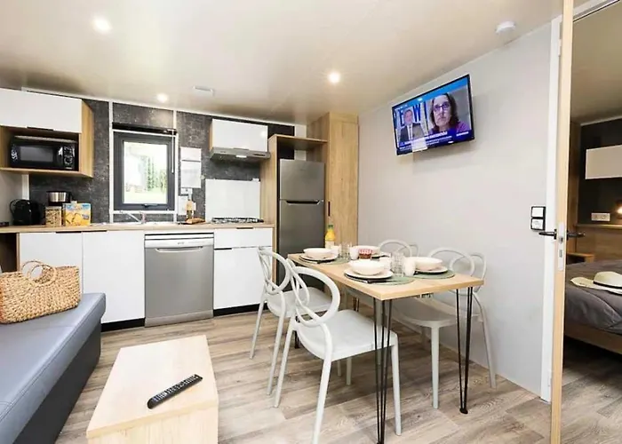 4 Etoiles - Piscine - Ccafdif مكان تخييم