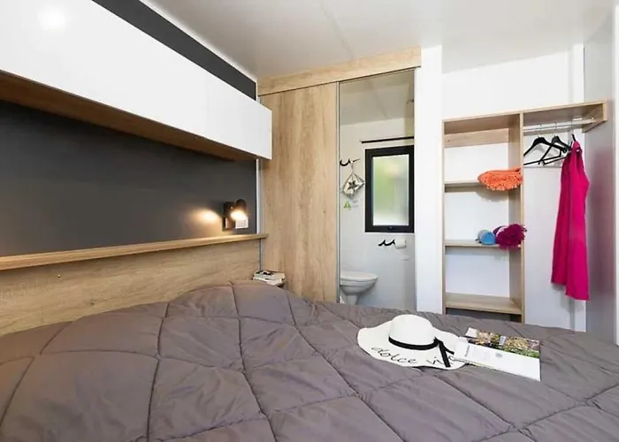 4 Etoiles - Piscine - Ccafdif *