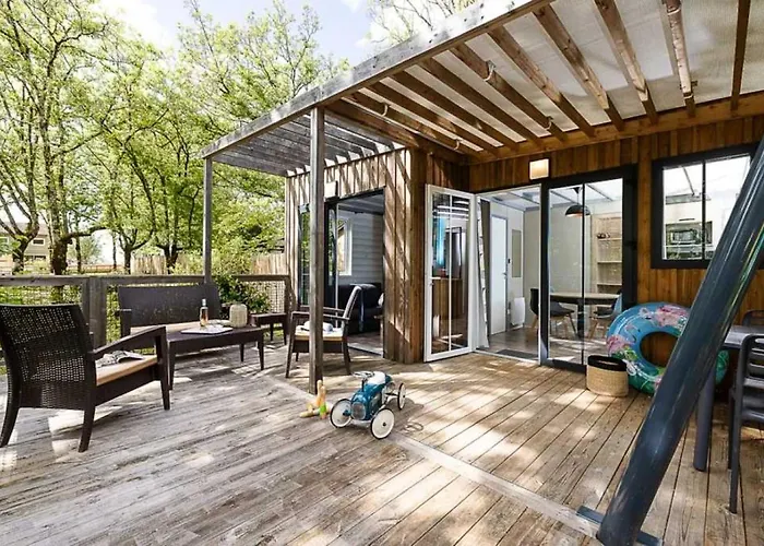 Chalet Zecamping 4 Familial Animaux Acceptes Parc Aquatique Et Restaurant Loupiac (Lot)