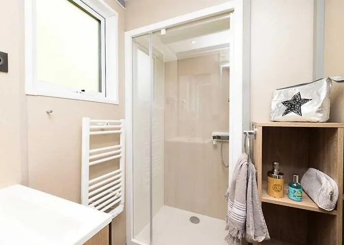 Chalet Zecamping 4 Familial Animaux Acceptes Parc Aquatique Et Restaurant Loupiac (Lot)