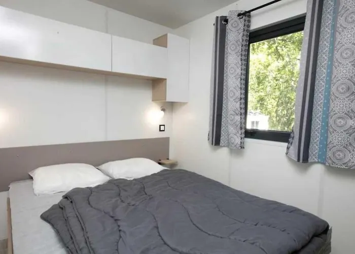 4 Etoiles - Piscine - Ccafdif *