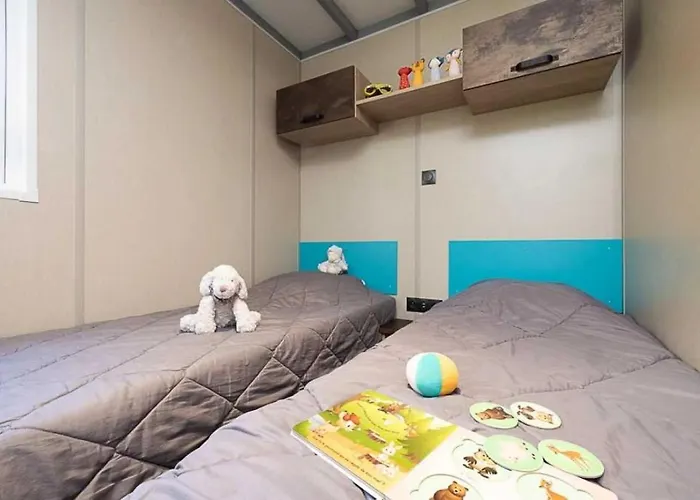 Σαλέ Zecamping 4 Familial Animaux Acceptes Parc Aquatique Et Restaurant Loupiac (Lot)